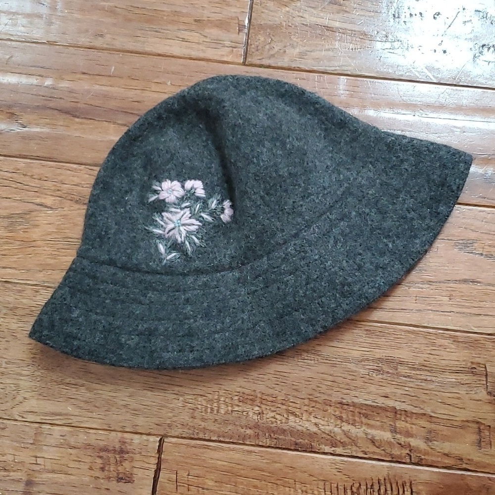 August Hat company wool blend bucket hat - Picture 1 of 4